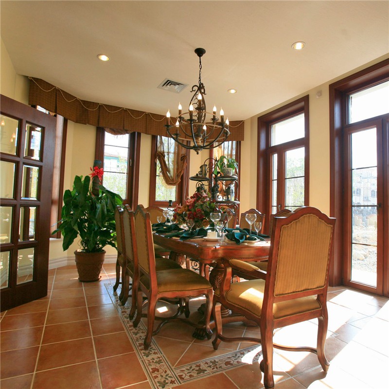 穩(wěn)重的東南亞風格110平米復(fù)式餐廳裝修效果圖