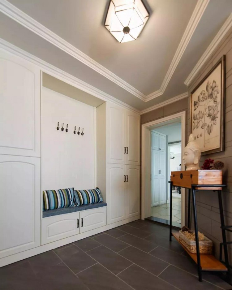 美式風格四居室玄關(guān)裝修效果圖