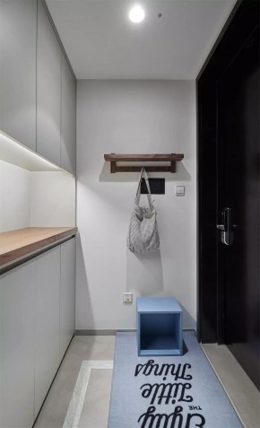簡約風格四居室玄關(guān)裝修效果圖