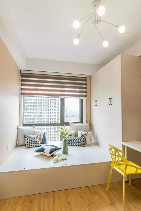 簡約風格兩居室臥室裝修效果圖