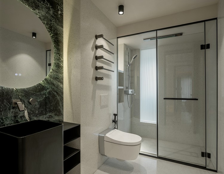 現代簡約三居室衛生間裝修效果圖