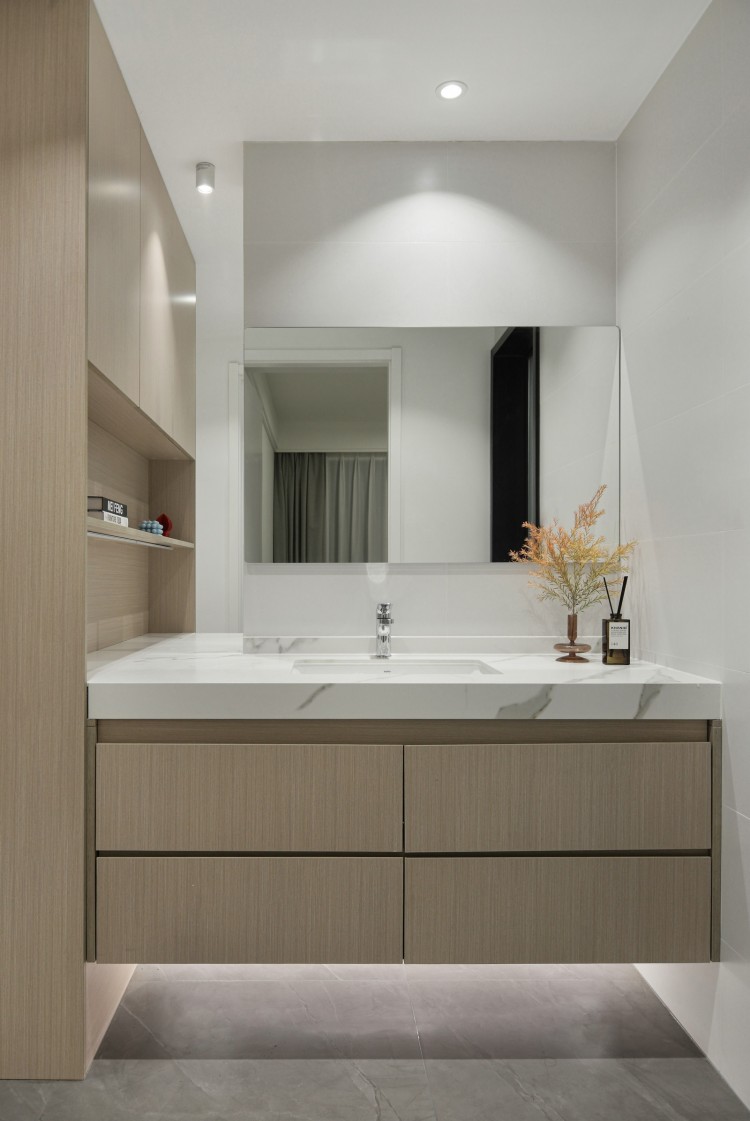 北歐原木風(fēng)三居室裝修衛(wèi)生間效果圖