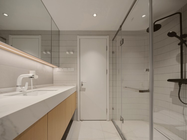 原木風(fēng)兩居室裝修衛(wèi)生間效果圖