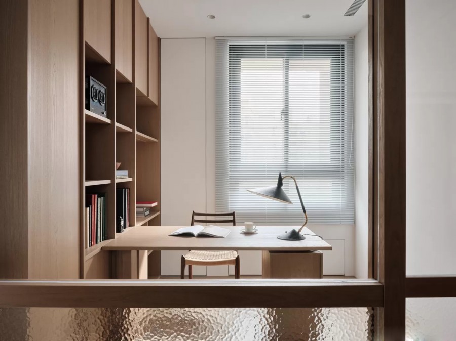 現代原木風兩居室書房裝修效果圖