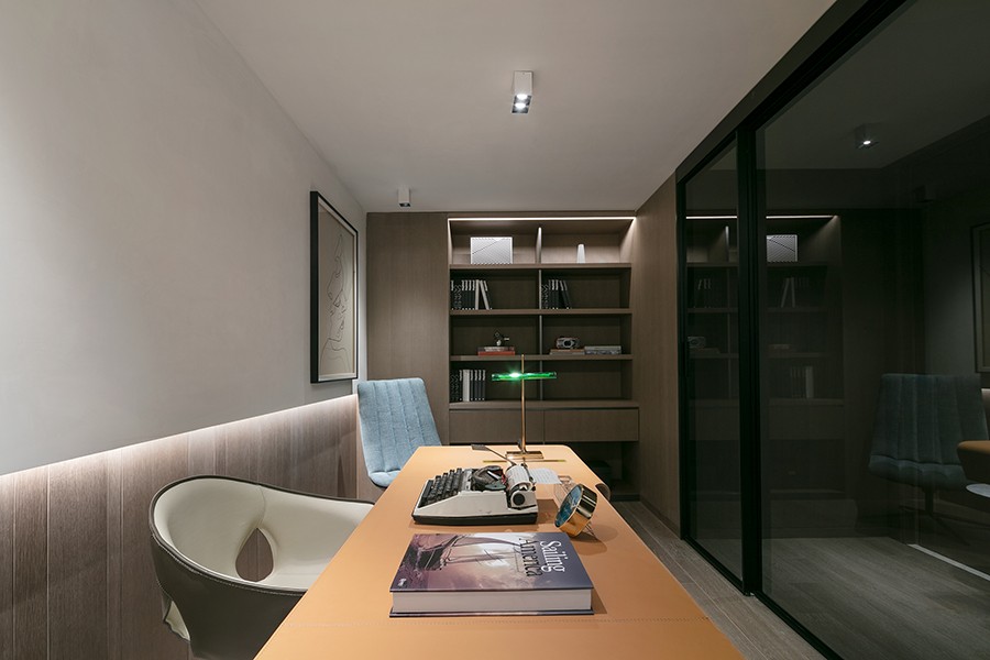 現(xiàn)代簡(jiǎn)約風(fēng)書房裝修效果圖