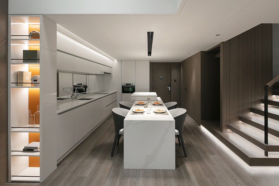 現(xiàn)代簡(jiǎn)約風(fēng)餐邊柜裝修效果圖