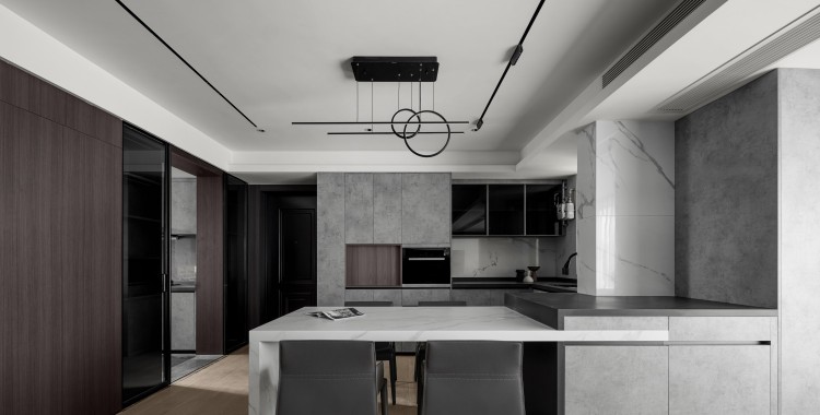 現(xiàn)代簡(jiǎn)約三居室廚房裝修效果圖