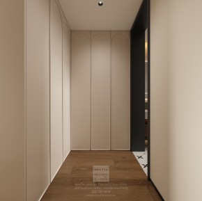 保利云上流光三居室衣帽間裝修效果圖