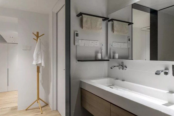 把家里的衛(wèi)生間設(shè)計(jì)得美一些，每天洗澡都會(huì)有個(gè)好心情